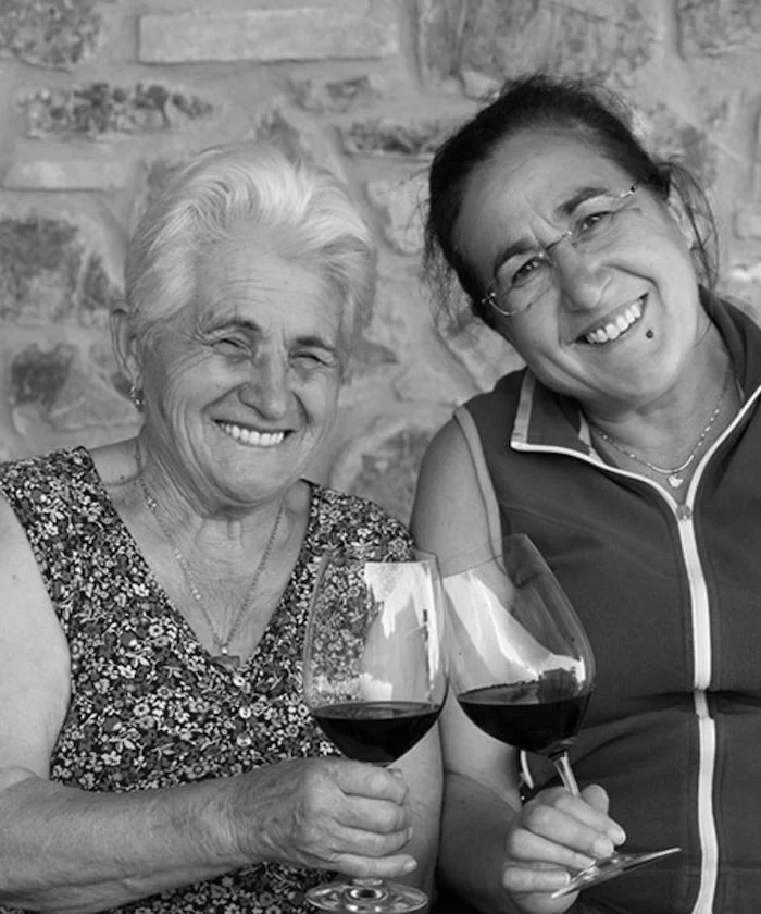 Laura Brunelli met haar moeder van het Italiaanse wijnhuis Gianni Brunelli