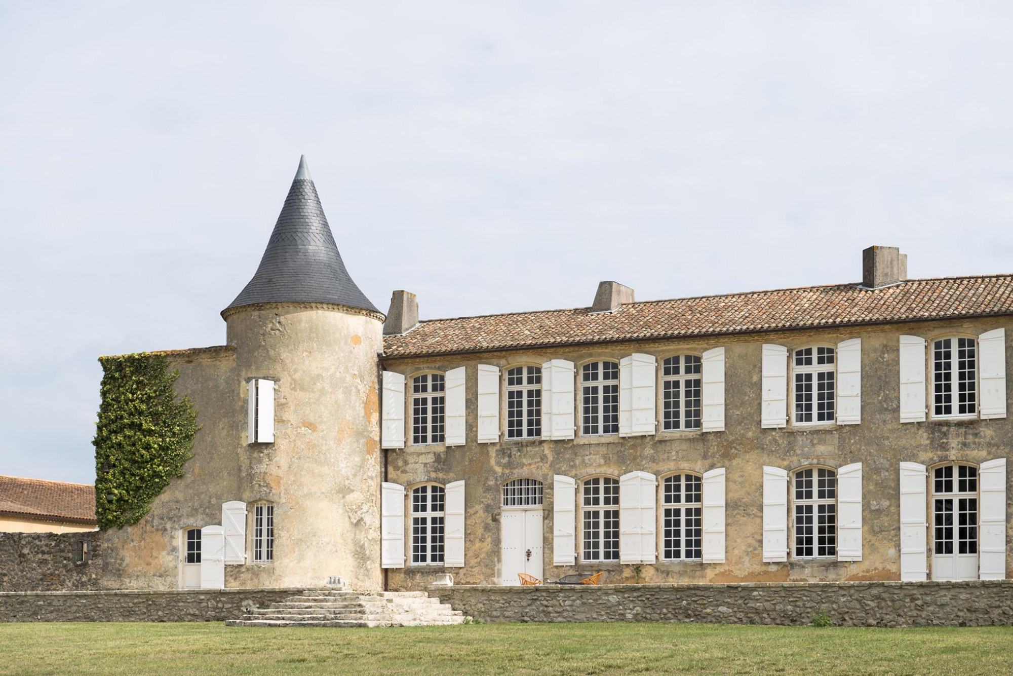 Vooraanzicht van het oude Château Puynard in Blaye, Bordeaux